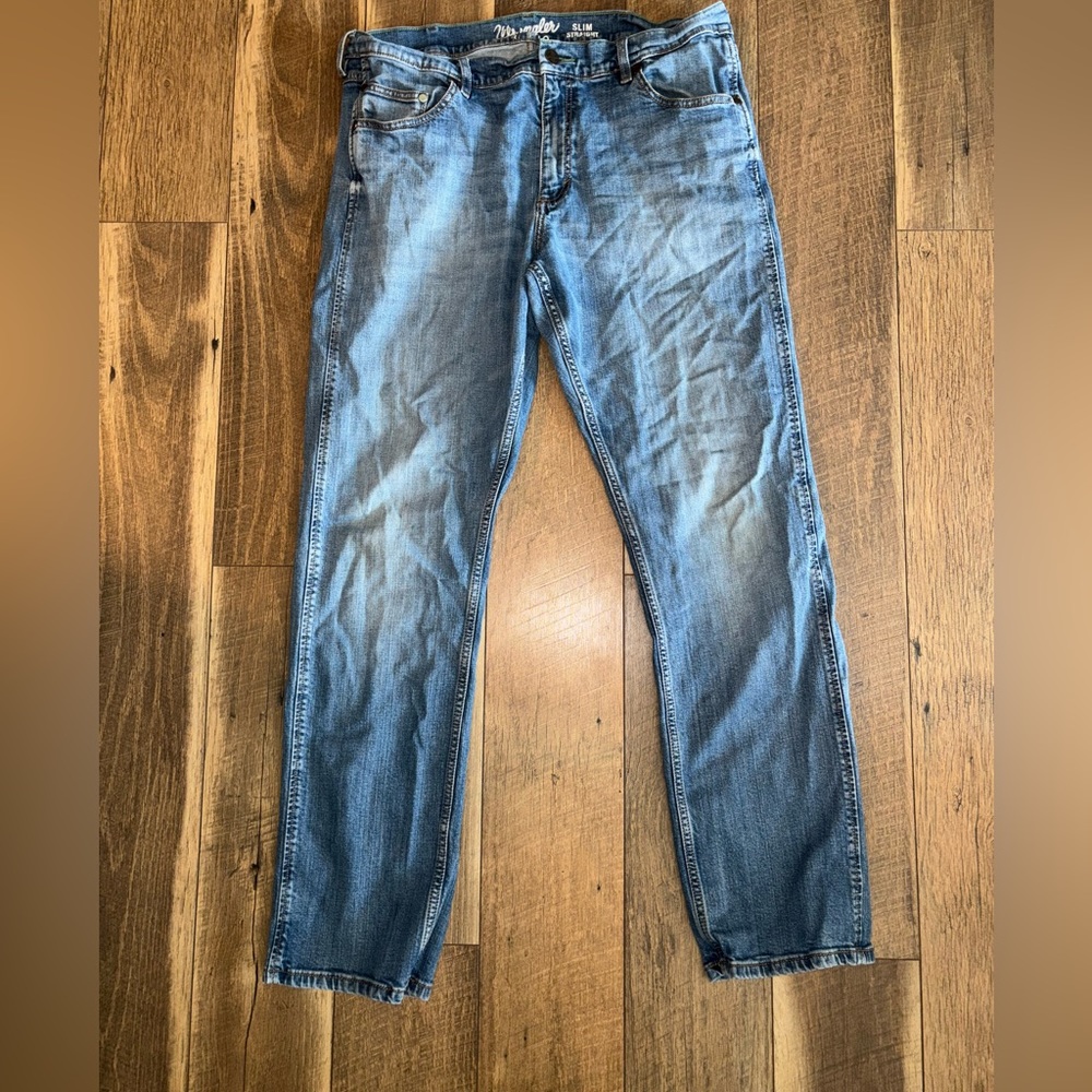 Men’s Wrangler Slim Straight - 38x34